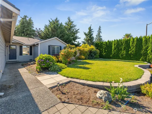 1055 Crystal Court, Burlington, WA 98233