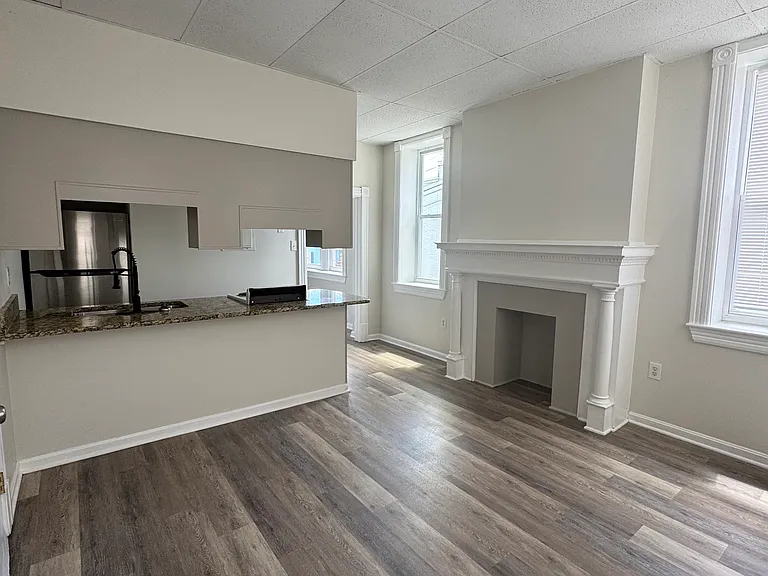 202 N Potomac St #2 — Photo 1