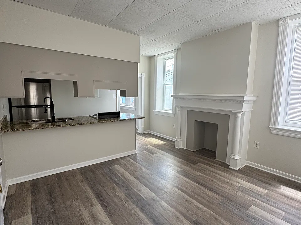 202 N Potomac St #2