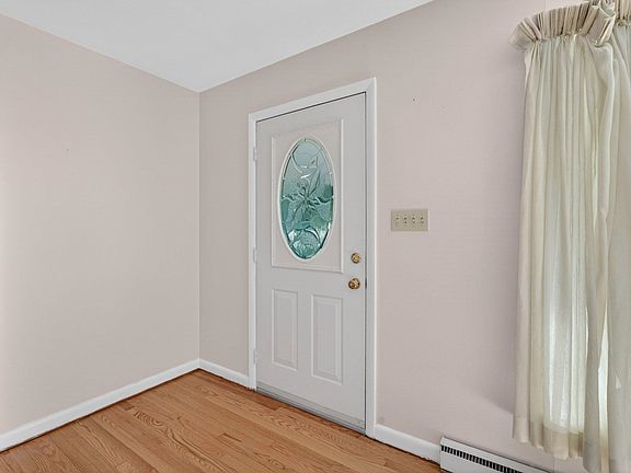 4th image of 17421 Spotswood Trl