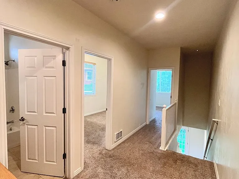 448 Forest View Dr — Photo 12