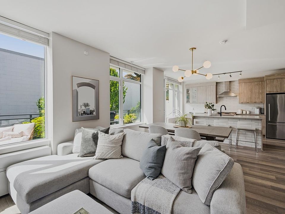 1st image of 1018 Auckland St