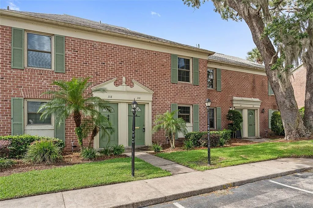 2 bed, 2.5 bath, 1248 sqft, $1,699 — Photo 2