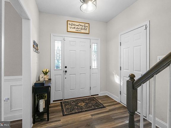 3rd image of 14930 Oaks Rd