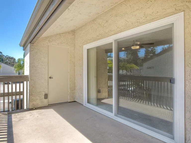 8545 Villa La Jolla Dr #H — Photo 21