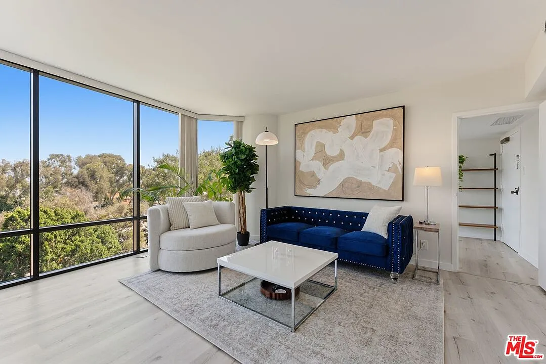 1 bed, 1.0 bath, 708 sqft, $4,250 — Photo 4
