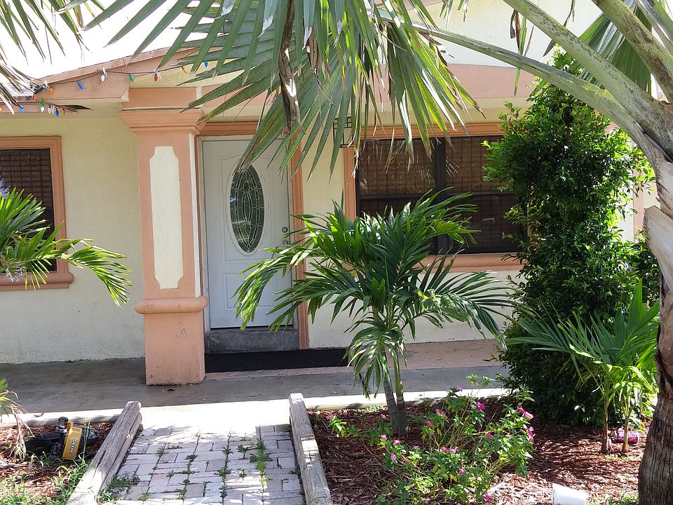 walk way to the front door