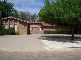 215 Lometa Dr, Plainview, TX 79072