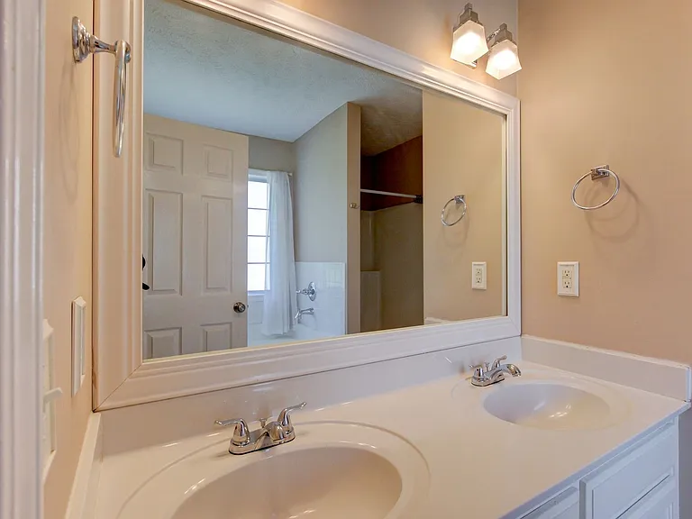3729 Kendra Ct N — Photo 26
