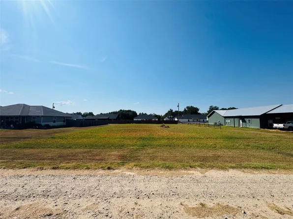 730 Todd St, Blossom, TX 75416