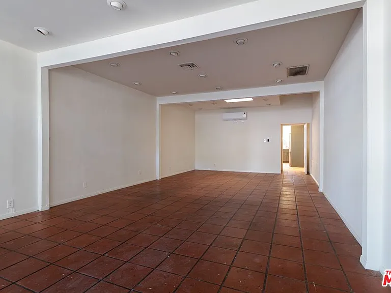 2120 N Cahuenga Blvd — Photo 8