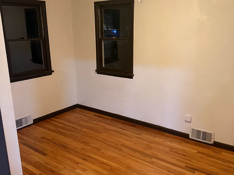 420 Clark St — Photo 7