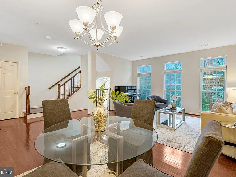 4479 Beacon Grove Cir #B — Photo 8
