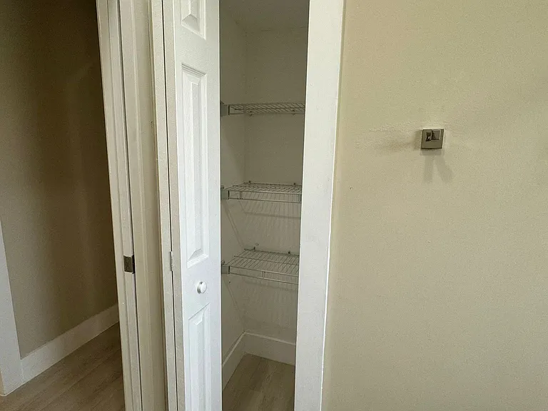 3424 Spruce St — Photo 10