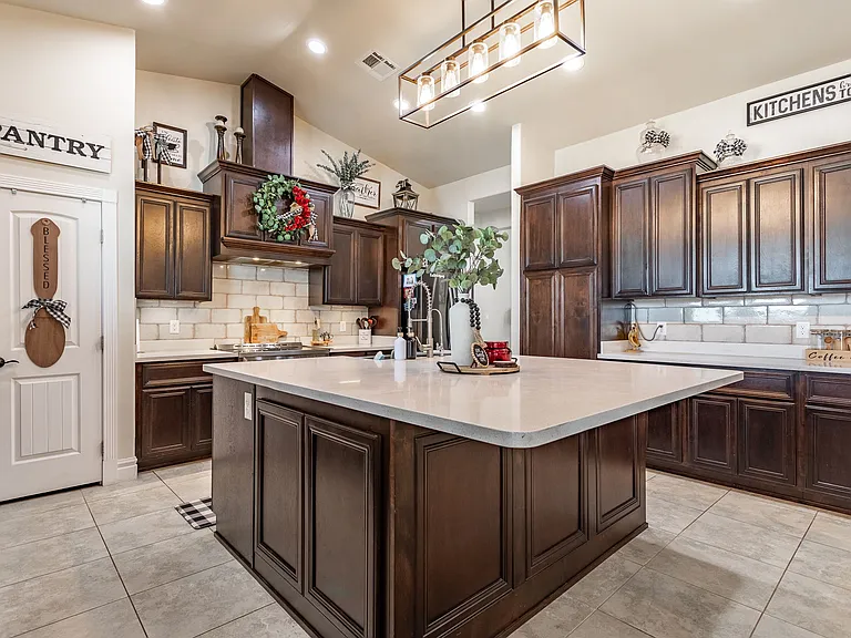 2070 S Araby Rd — Photo 18