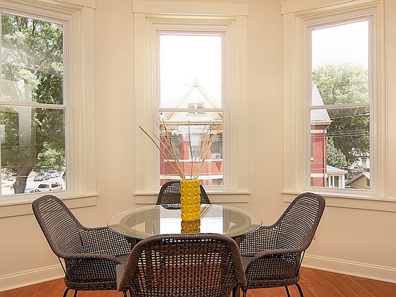 5th image of 1629 Pullan Ave #2