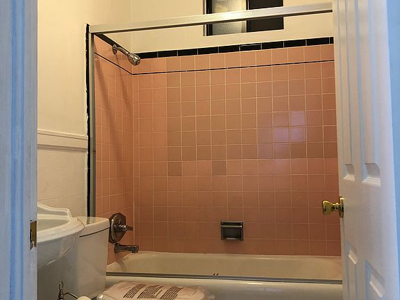 4th image of 3400 Fulton St APT 2