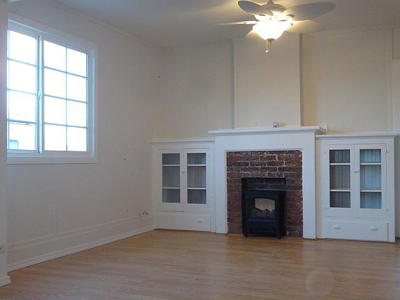Dining room w/newer wood floor
