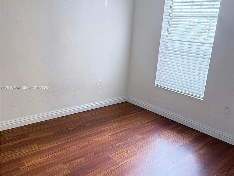 1205 Mariposa Ave #301 — Photo 7