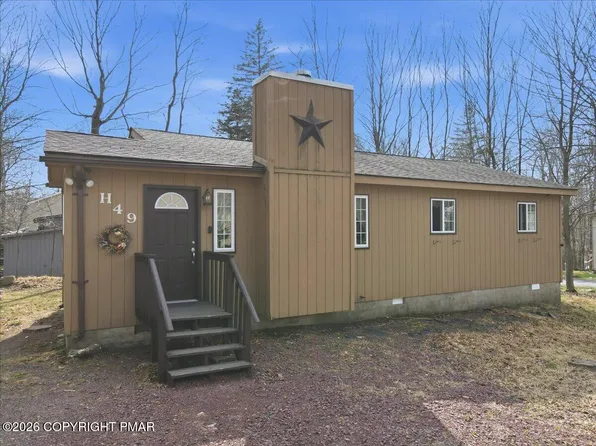 8531 Hillcrest Dr, Tobyhanna, PA 18466