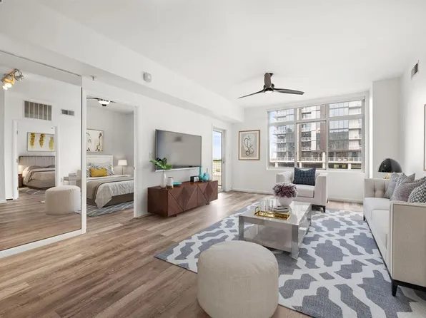 54 Rainey St APT 907, Austin, TX 78701