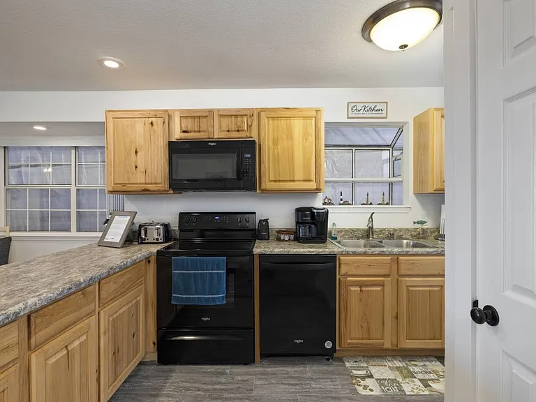 38 Lantern Bay Ln #4 — Photo 4