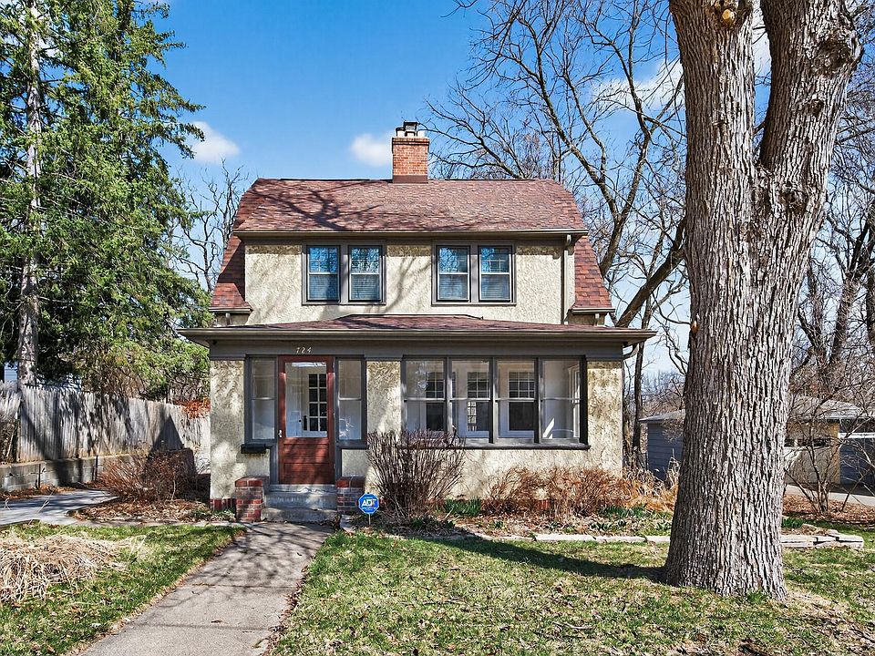 1st image of 724 Olive St W