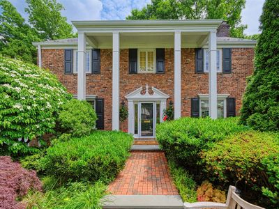 17 Pond Park Road, Great Neck, NY, 11023