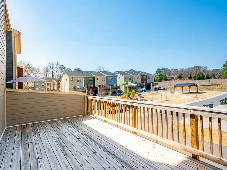 1006 Drayman Pl — Photo 11