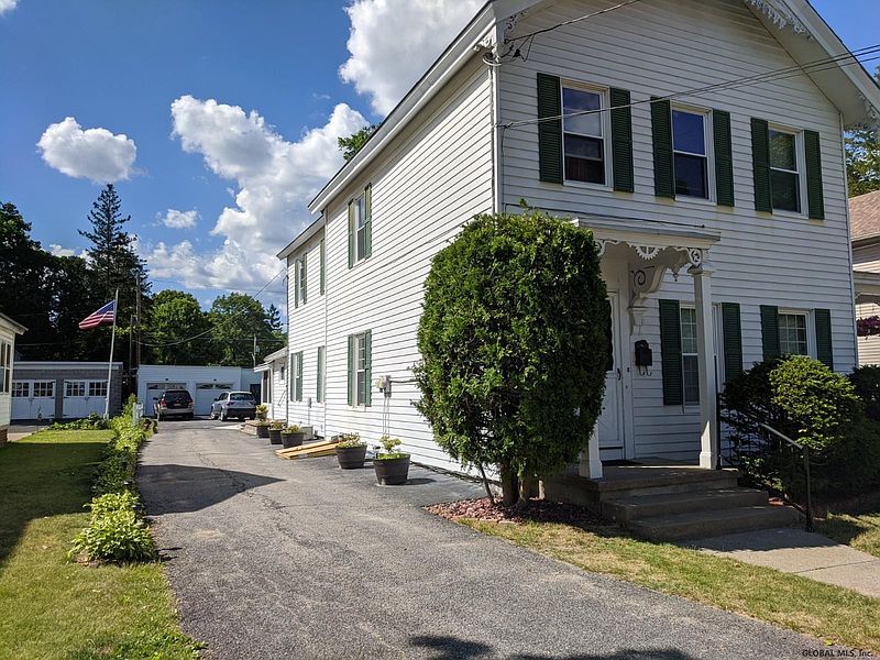 3rd image of 13 GROVE Avenue