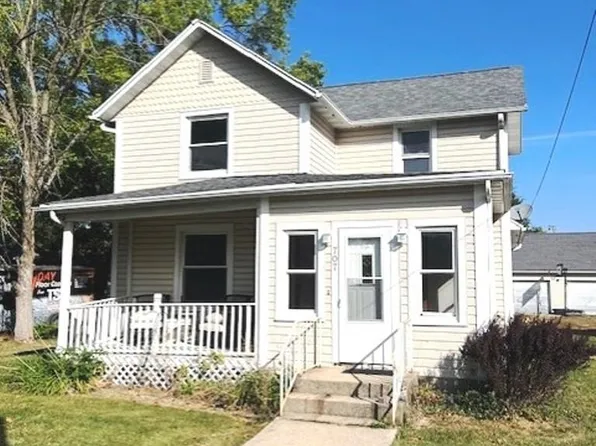 707 Oak St, Lena, IL 61048