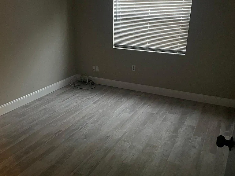 4010 Shuttle Ct — Photo 9