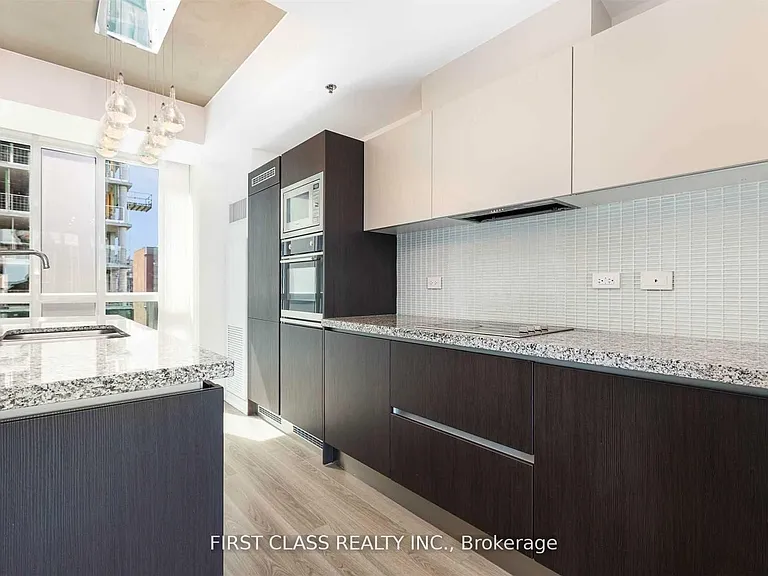 220 George St #907 — Photo 7