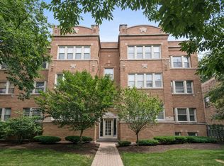 4043 N Southport Ave #1, Chicago, IL 60613