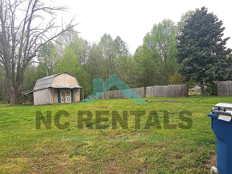 2300 Carlford Rd — Photo 29