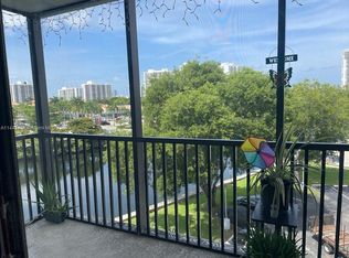 3475 N Country Club Dr APT 517, Aventura, FL 33180