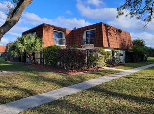 2143 White Pine Cir APT A, Greenacres, FL 33415
