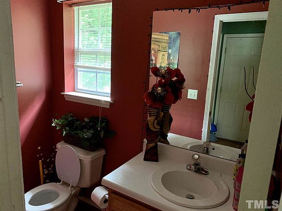 5th image of 106 Creekbrook Ct
