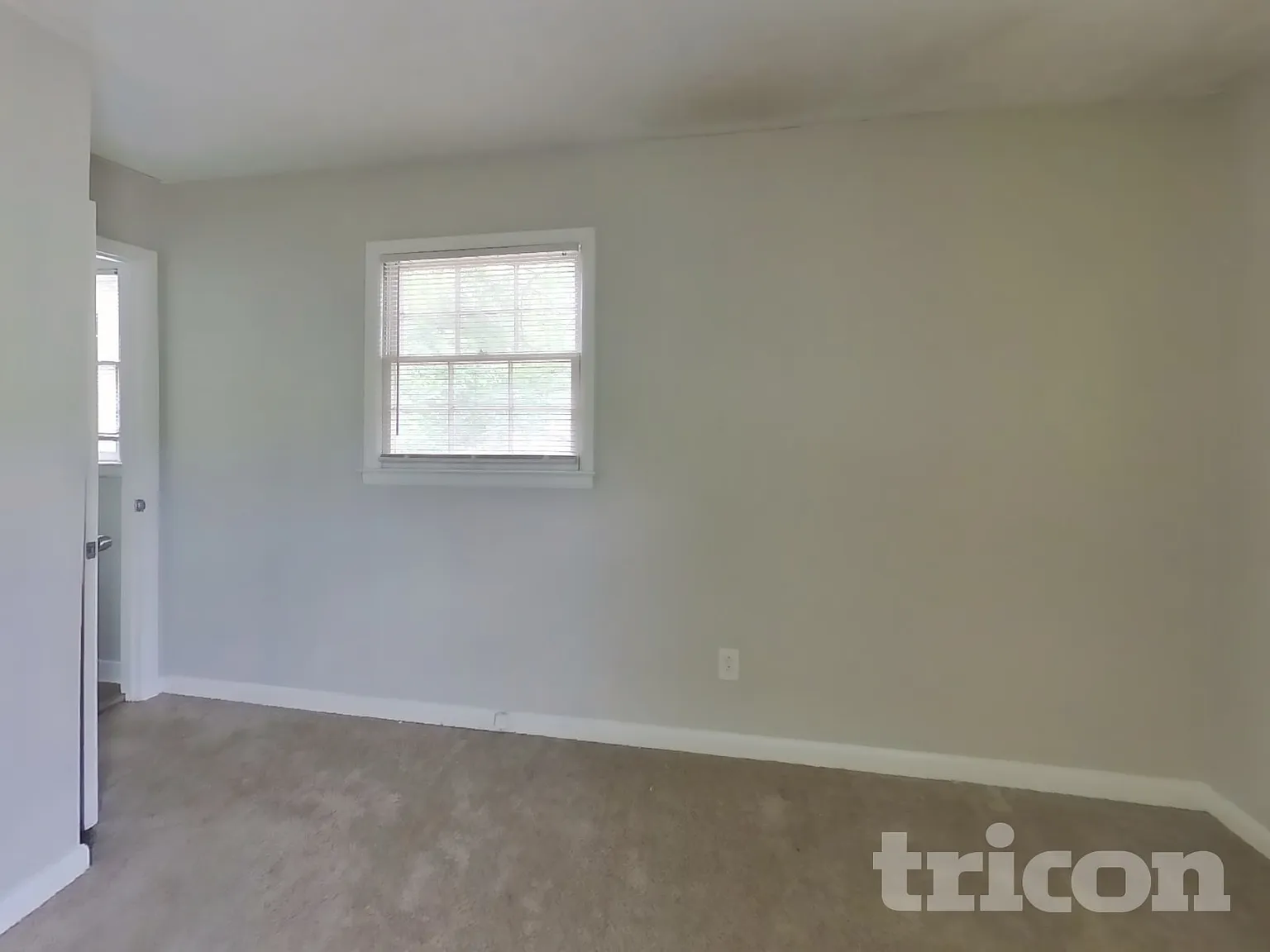 887 Sheppard Way Stone Mountain GA — Photo 2