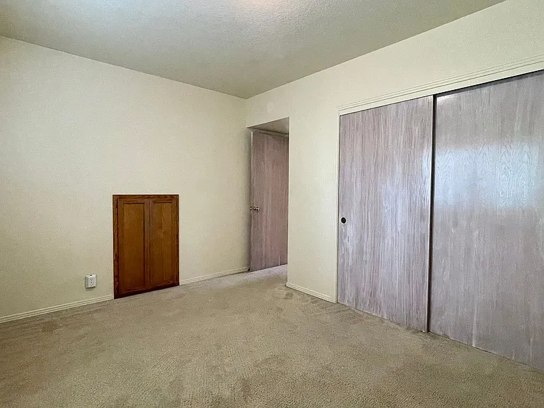 585 Bluerock Dr — Photo 11