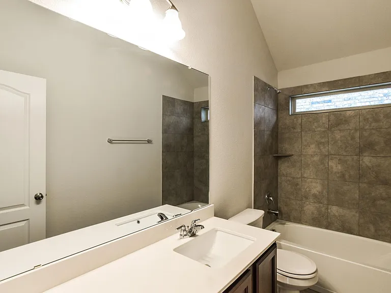 16600 Hidden Cove Dr — Photo 8