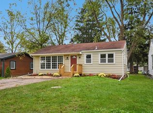 10280 Kenilworth Ave, Algonquin, IL 60102