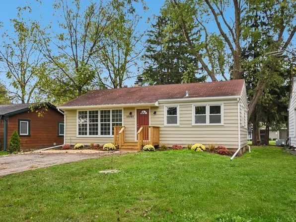 10280 Kenilworth Ave, Algonquin, IL 60102