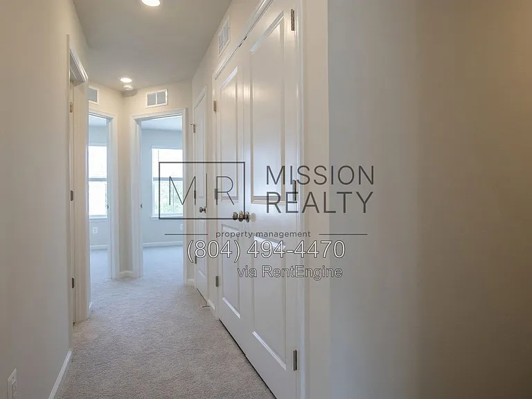 8756 Whitman Dr — Photo 19
