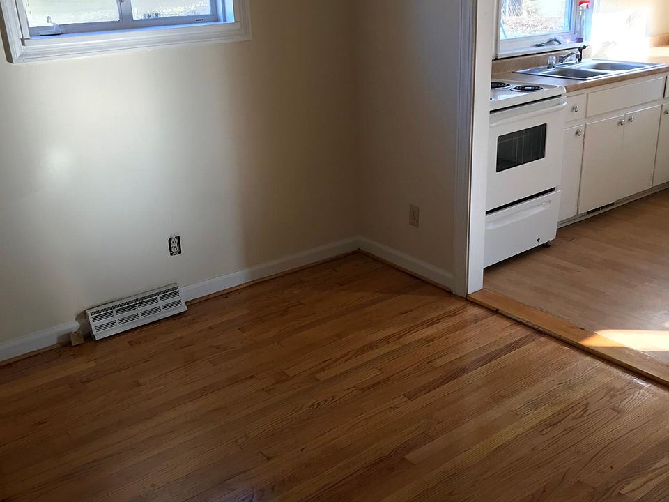 2nd image of 315 Indian Oak Ave