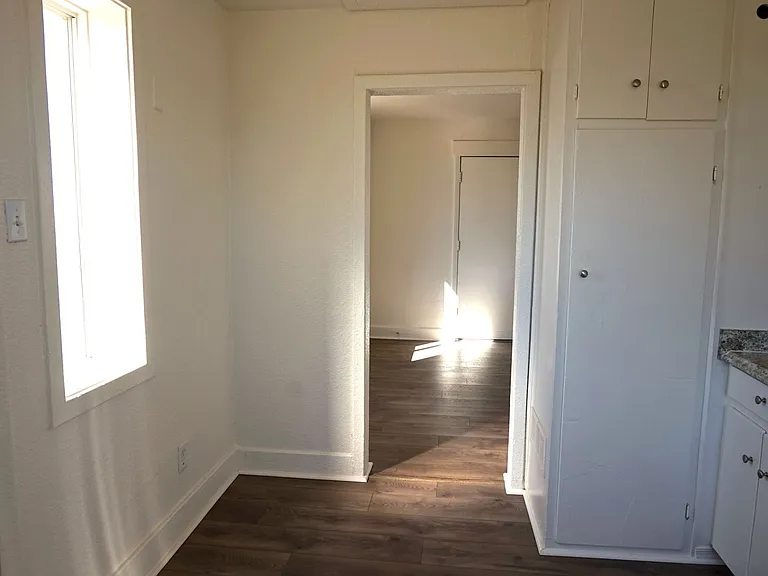 557 Graham Dr — Photo 6