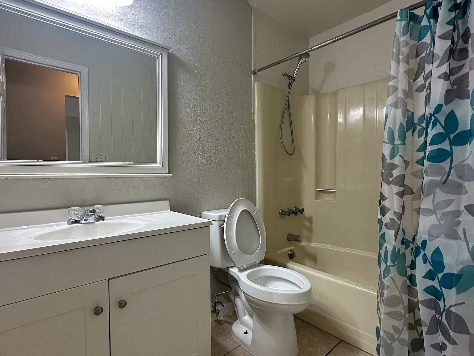 3 bed, 1083 sqft, $1,750 — Photo 4