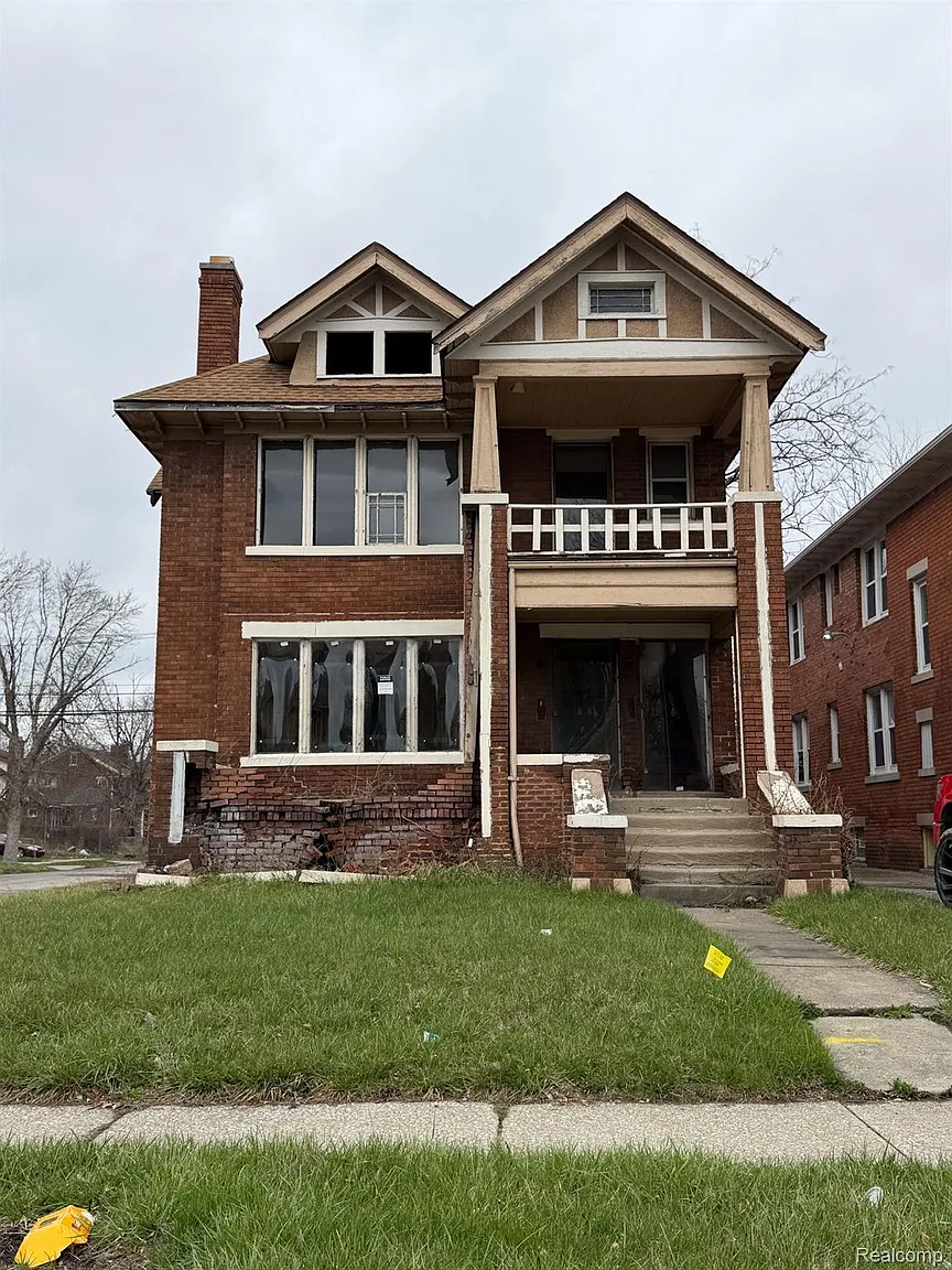 8788 Dexter Ave photo 1