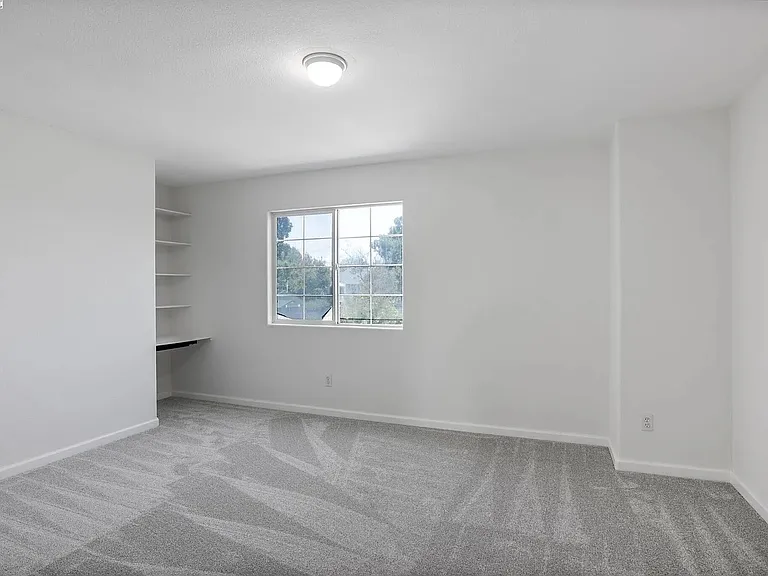 552 Stonehaven Ct — Photo 13