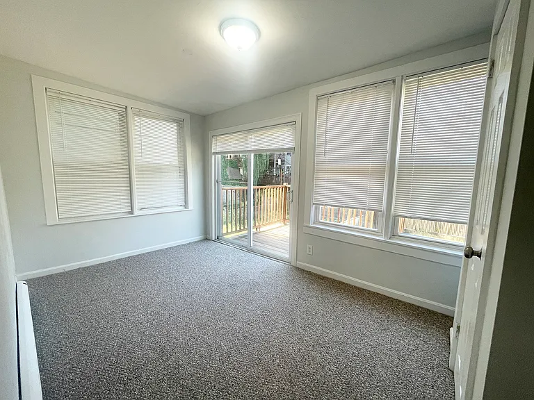 22 Howell St #1R — Photo 5
